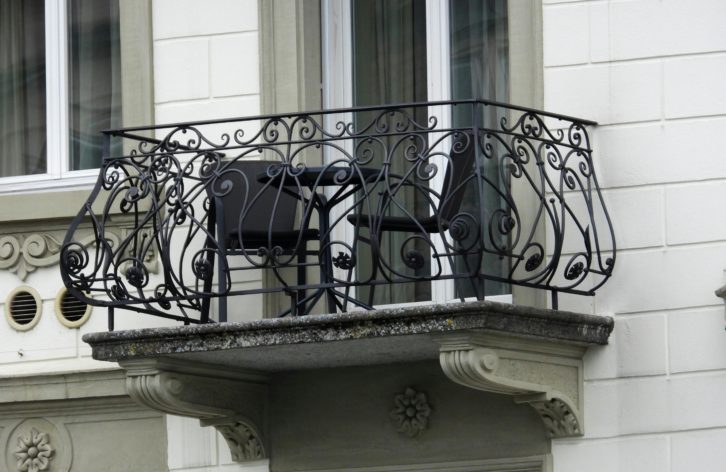 Zakaz palenia na balkonach – rozwiązania dla wspólnot mieszkaniowych